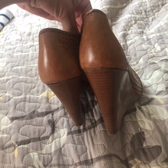 Tory Burch Booties in Royal Tan - Picture 2 of 4